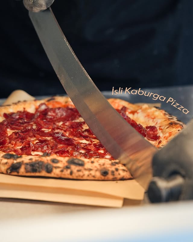 İsli Kaburga Pizza